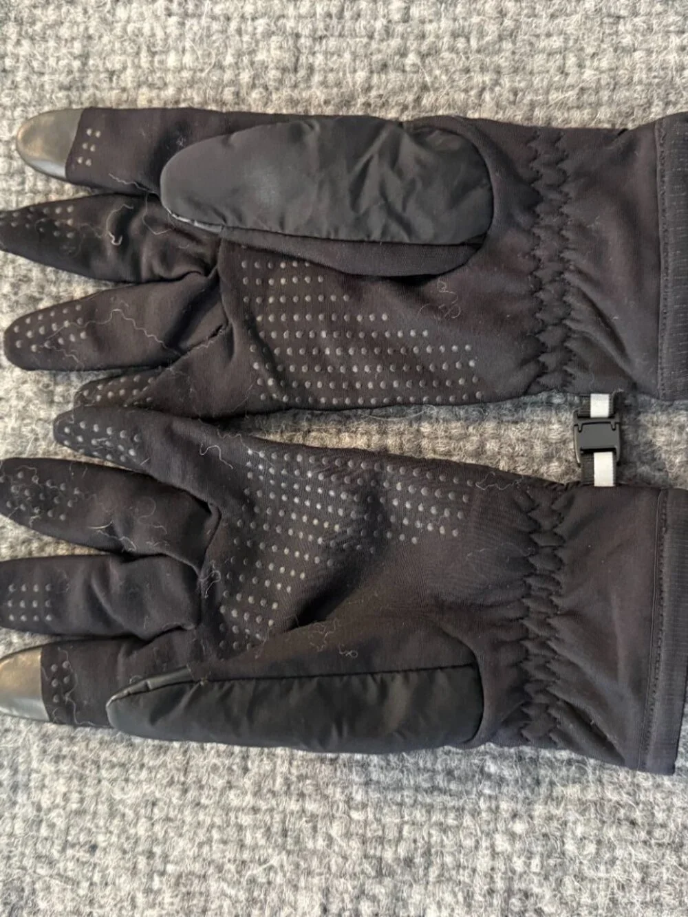 Lululemon Women's Primaloft Run for It All Gloves XS/S